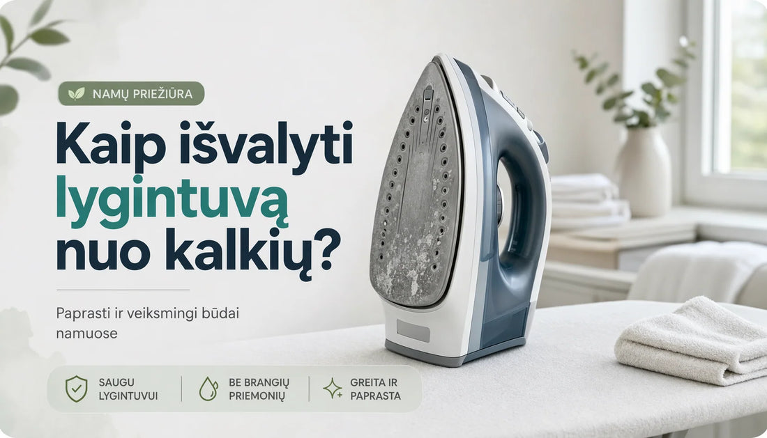 Garų lygintuvas su kalkių apnašomis ant pado ir sulankstyti rankšluosčiai ant lyginimo lentos